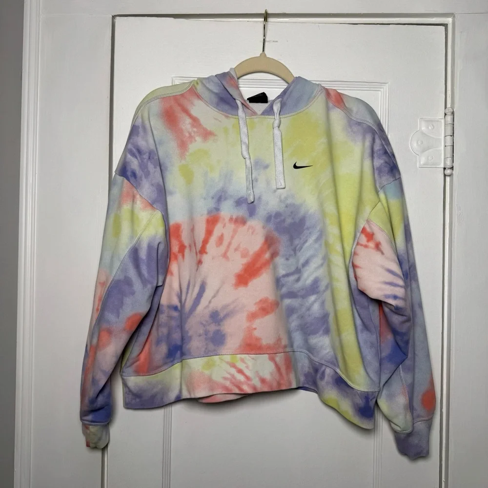 Nike Women’s Pastel Tie-Dye Hoodie Multicolor Boxy Cropped Large